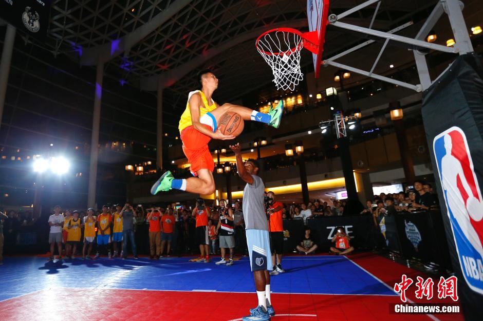 用他无与伦 用他无与伦