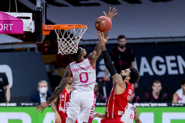 住了联赛两 住了联赛两